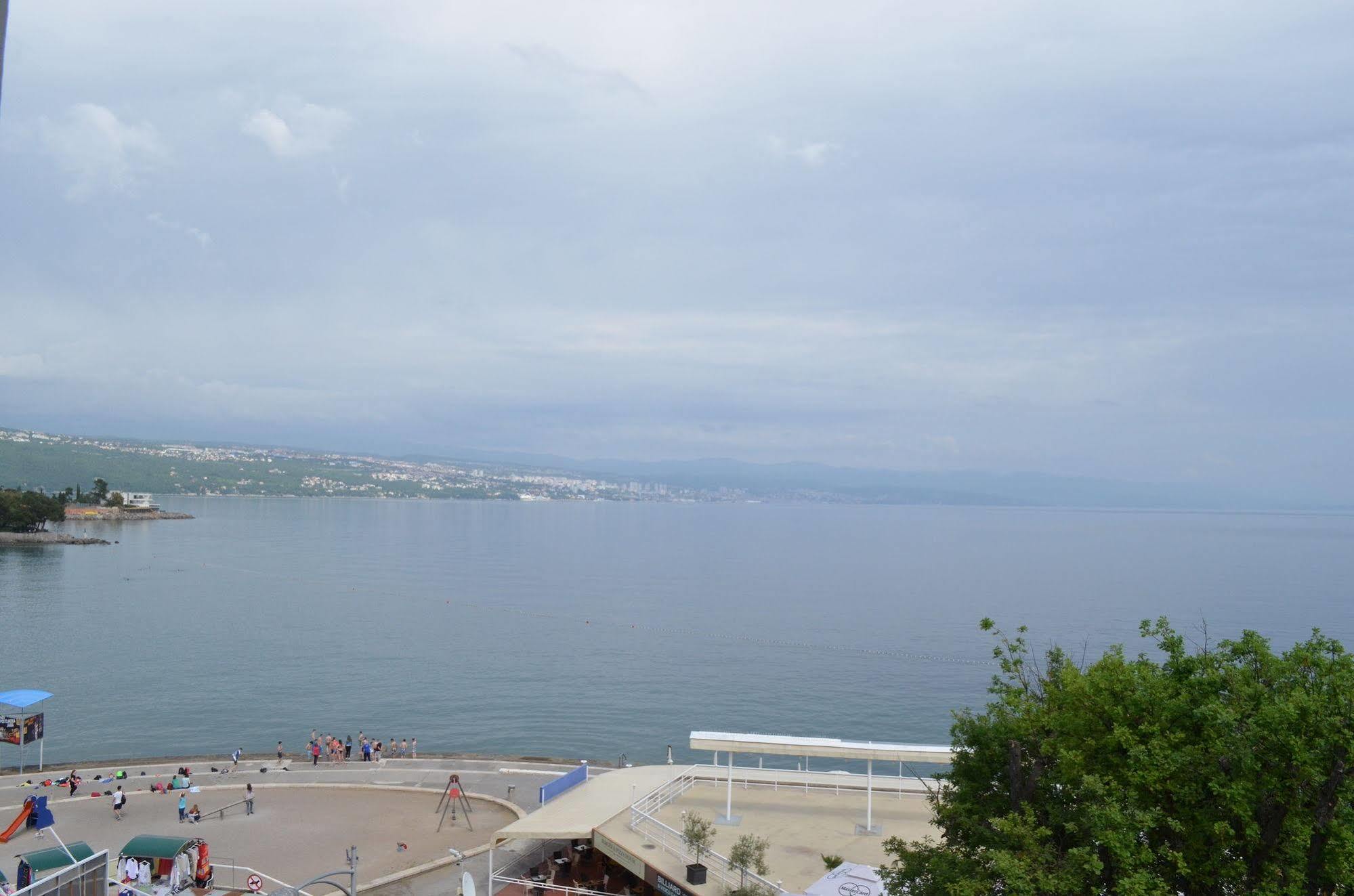 Hotel Galeb Opatija Exterior foto